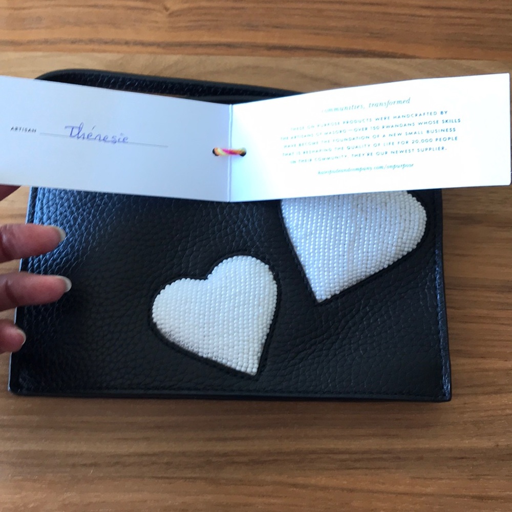 Kate Spade ♠️ mini Leather wristlet Black and 💕 ✨ - Picture 2 of 4